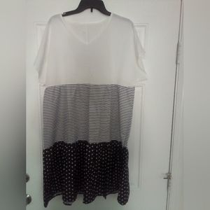Casual Dress Size XL white black and gray in color. New in Pack. Never worn